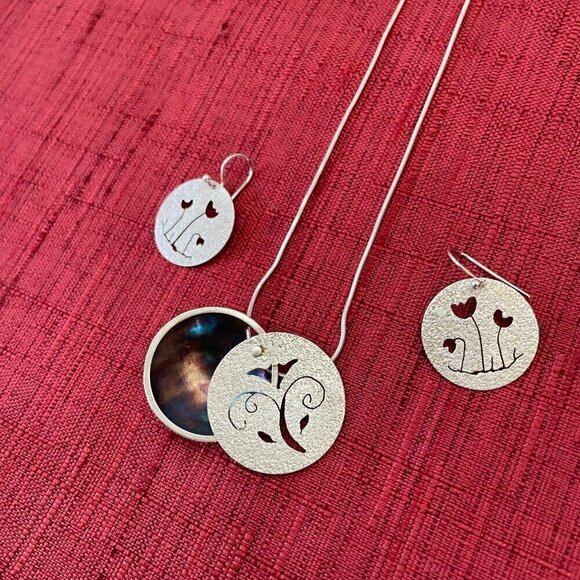 Jessie Senecal Handmade Sterling Sliver "Tulip" Locket and Earrings - Picture 2 of 5